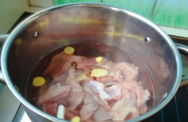 家常菜：孜然羊排的做法，鲜香滋补