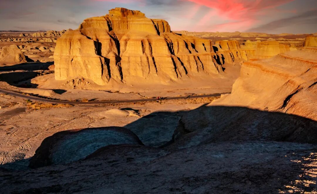 图片来源:乌尔禾零距离新疆的气候条件也十分适宜新疆的气候属于大陆