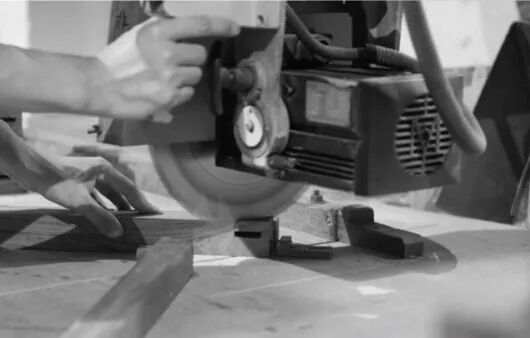 从木工上看红木家具与普通家具的区别：