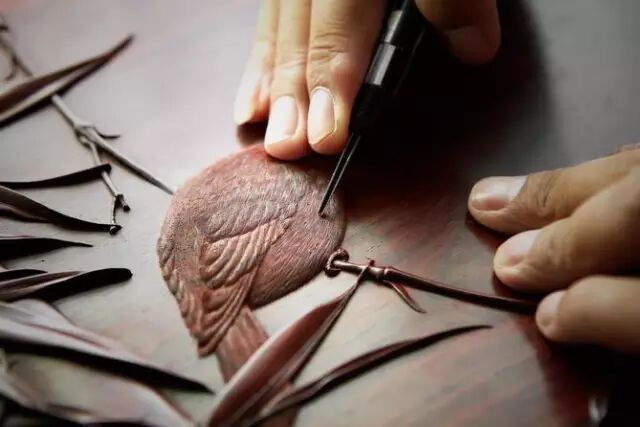 红木工艺--什么是丝翎檀雕？