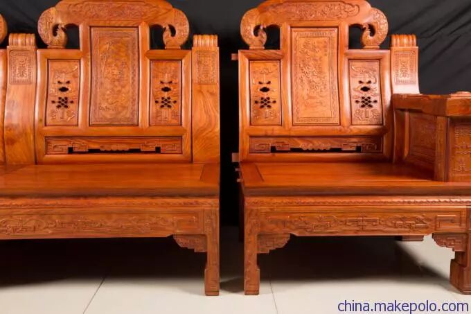 为什么行家在挑选红木家具时都会敲面板？