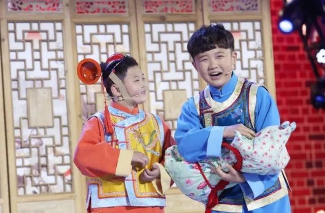 他五岁出演《还珠格格》，如今22岁看着却像10岁，他经历了什么？