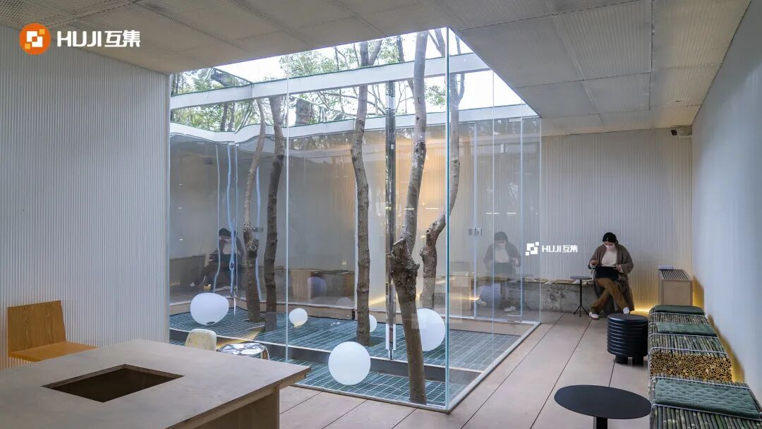 保留野趣，森林里的野空间集装箱咖啡店-HUJI互集