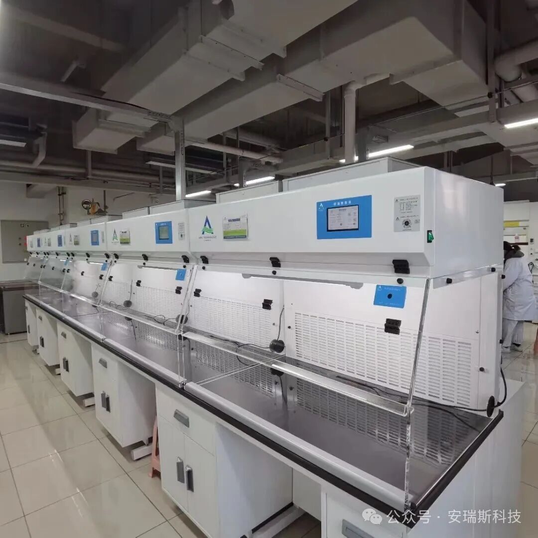 實(shí)驗(yàn)室空氣安全：守護(hù)科研人員的隱形防線(xiàn)