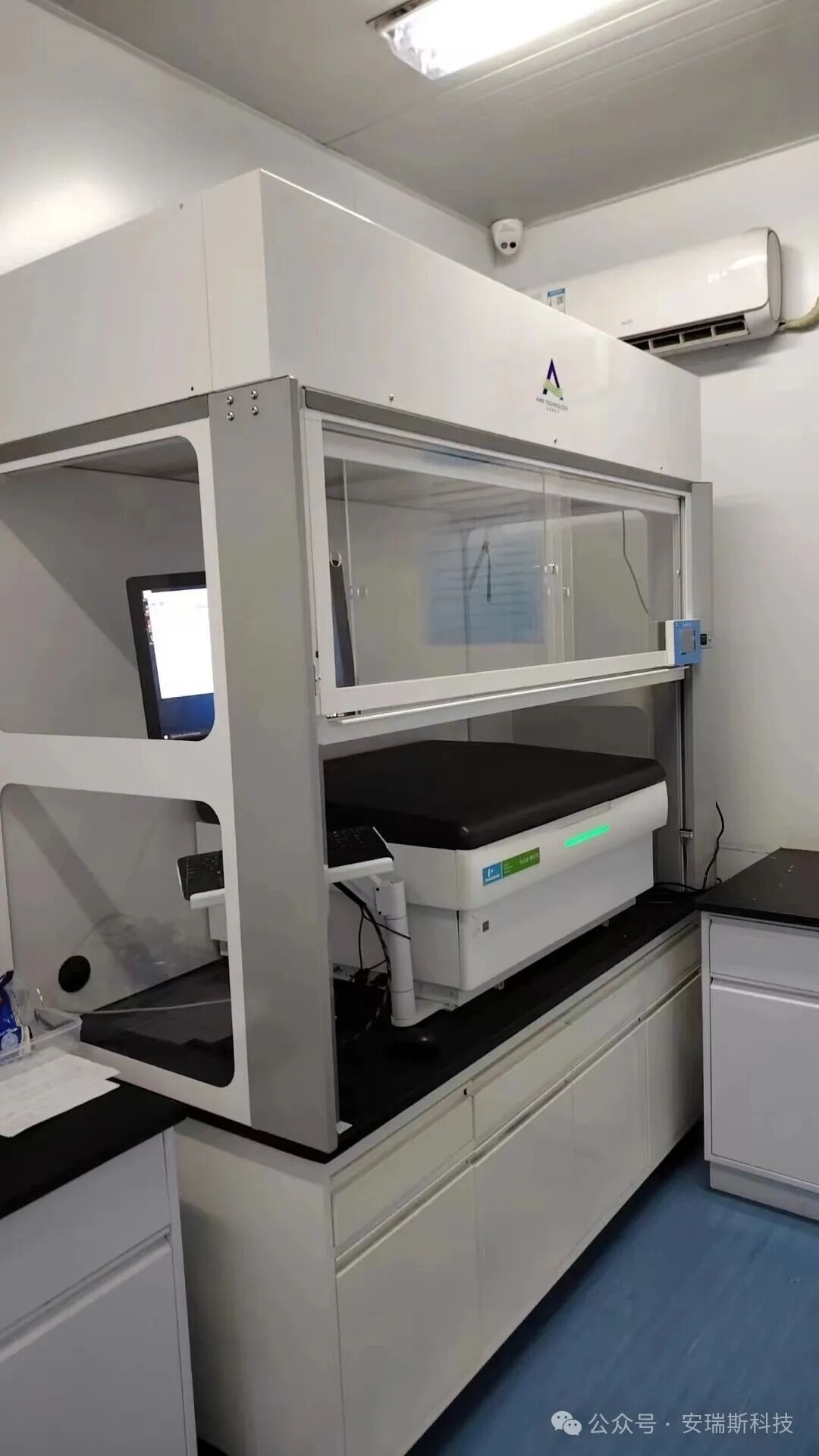 實(shí)驗(yàn)室空氣安全：守護(hù)科研人員的隱形防線(xiàn)