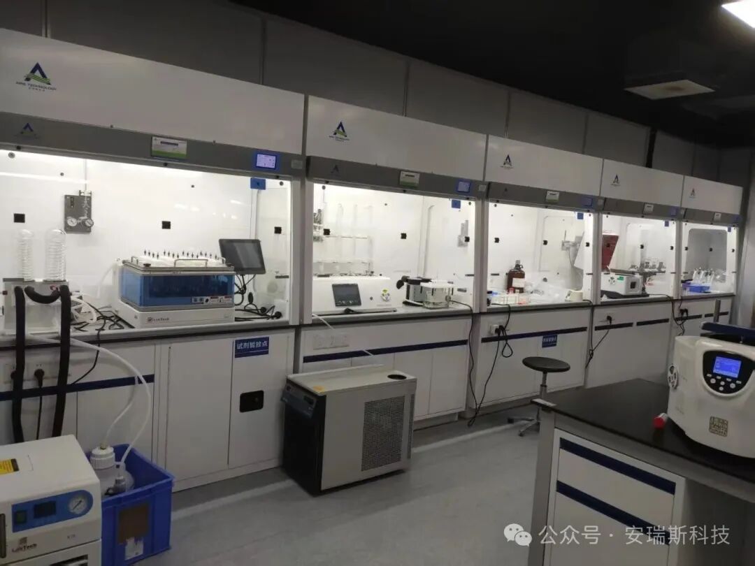 實(shí)驗(yàn)室空氣安全：守護(hù)科研人員的隱形防線(xiàn)