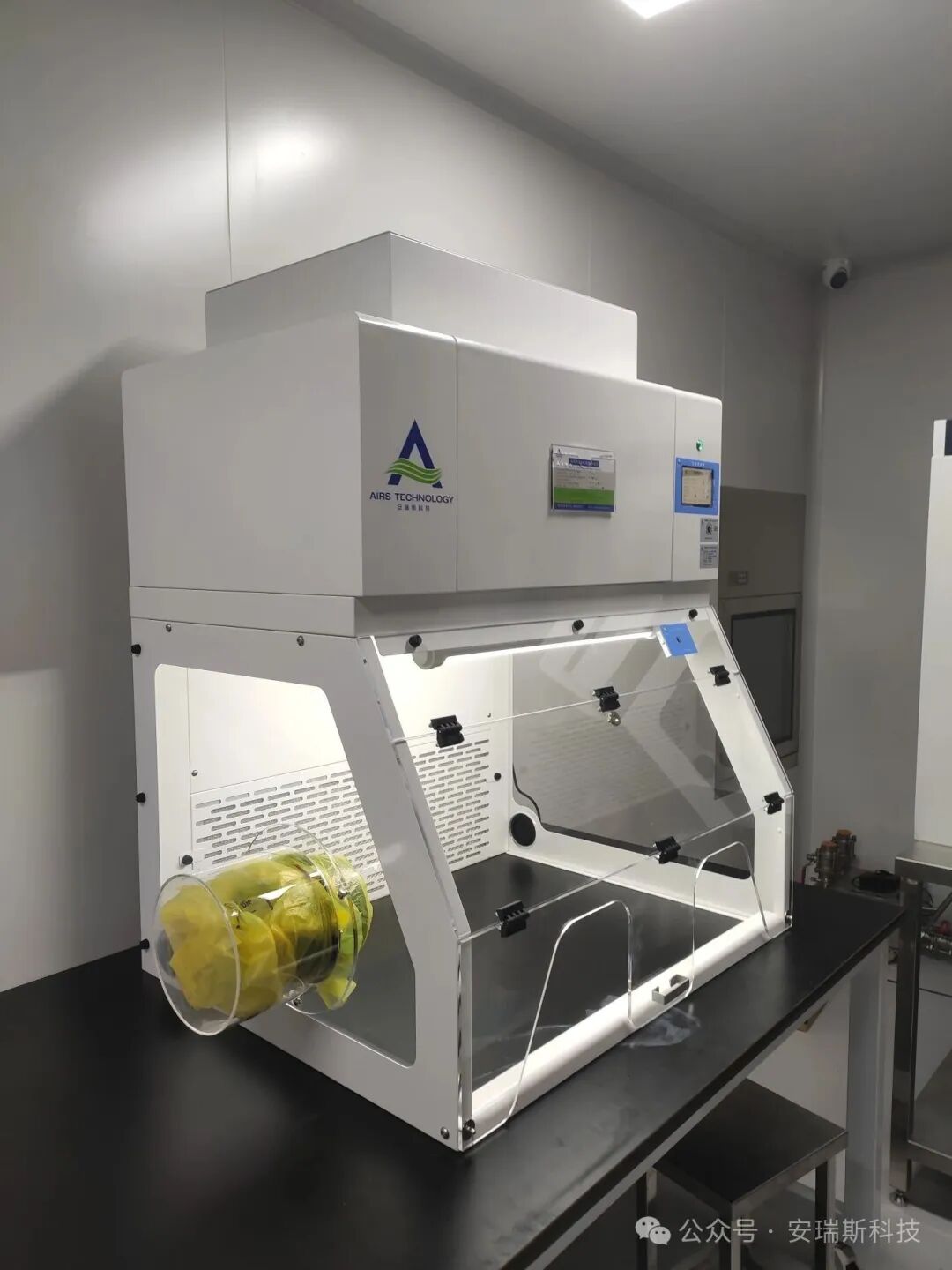 實(shí)驗(yàn)室空氣安全：守護(hù)科研人員的隱形防線(xiàn)