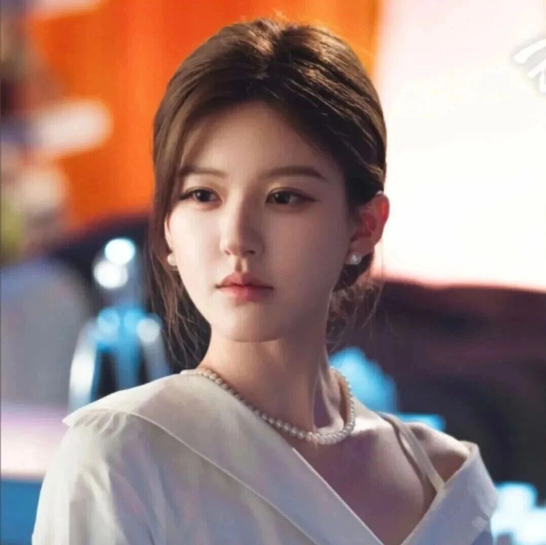 赵露思新剧《许我耀眼》又把珍珠耳钉戴火了!!