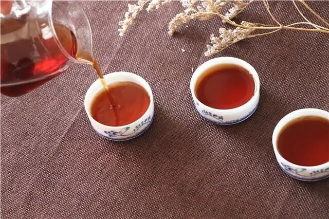 茶是冬的知音，围炉煮饮，邂逅雅致的温暖！