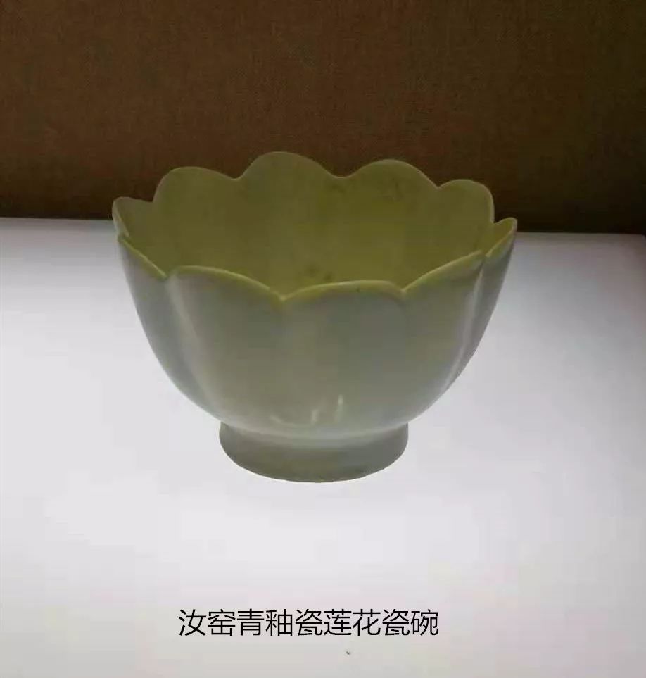 中国陶磁器 汝窯 角形杯 - 工芸品