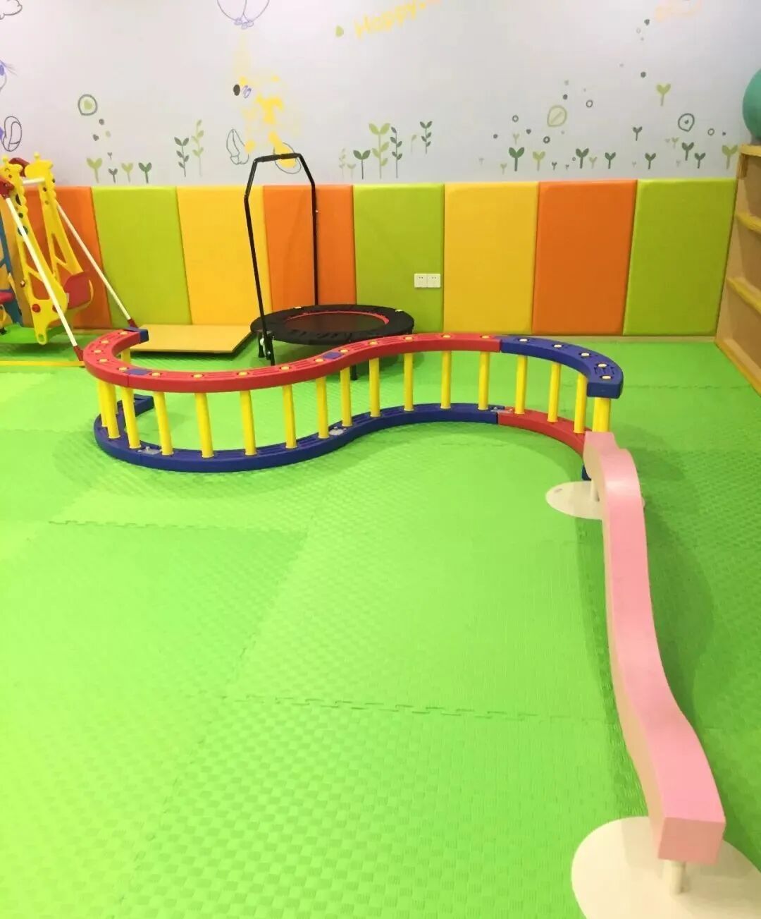 器械区有什么器械【详解】大滑板、羊角球、蹦床......这些感统器械到底什么用处？_https://www.jmylbn.com_新闻资讯_第18张