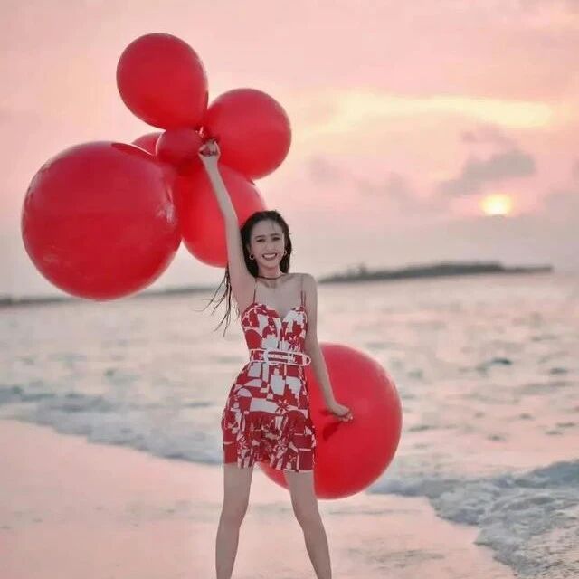 佟丽娅活动写真露出事业线!肤白貌美曼妙身材性感撩人