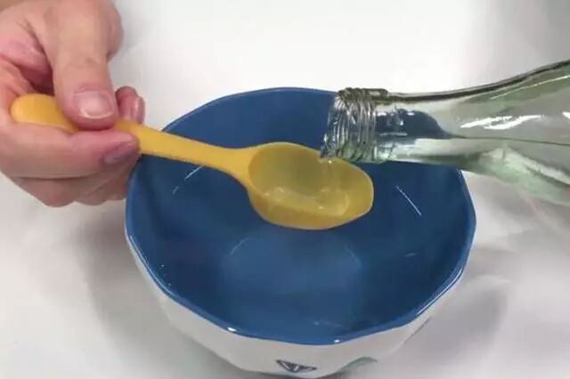 【居家】切菜板上塗點這個，清潔徹底又消毒，不知道虧大了！ 家居 第3張