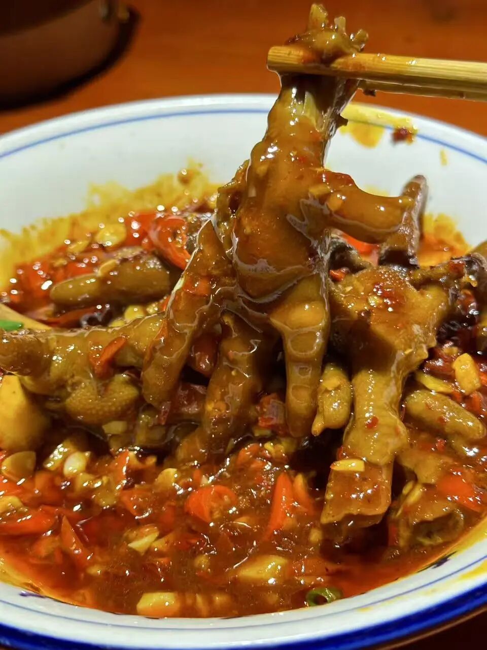 高铁直达，挖到了和昆明齐名的“春城”，4元一碗粉，泡汤江西一绝，安逸又便宜！