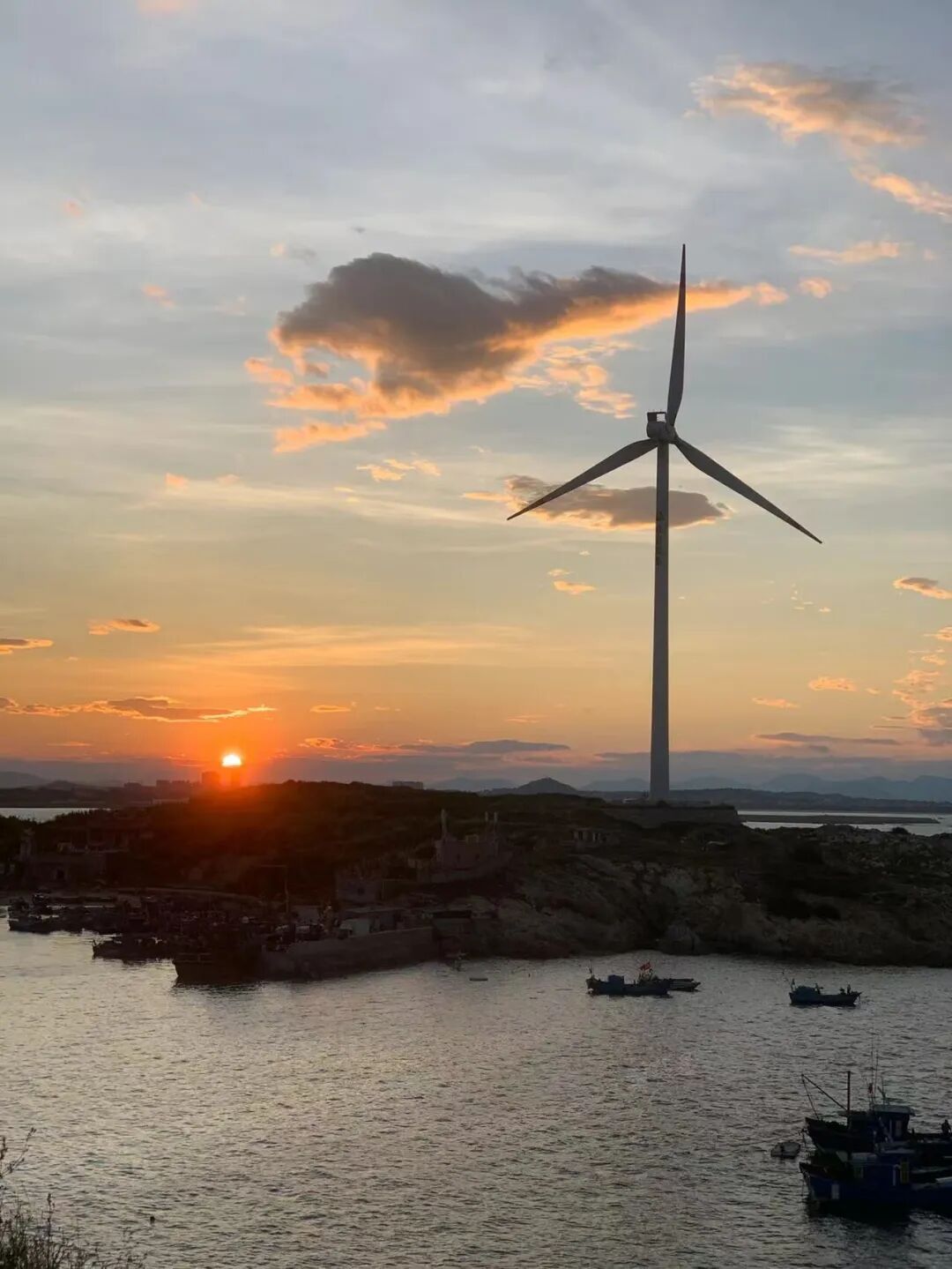 年味不输潮州，与台湾隔海相望的山海小城，遍地10块钱小吃，冬日还能追橘子海夕阳