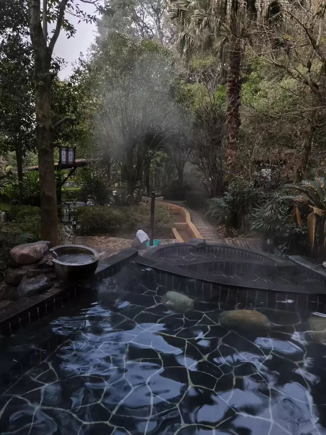 高铁直达，挖到了和昆明齐名的“春城”，4元一碗粉，泡汤江西一绝，安逸又便宜！