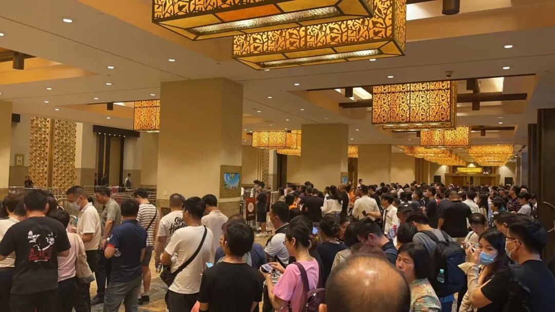 华润长隆万博悦府开盘98-142平三至四房，单价在5.5-7万/平！