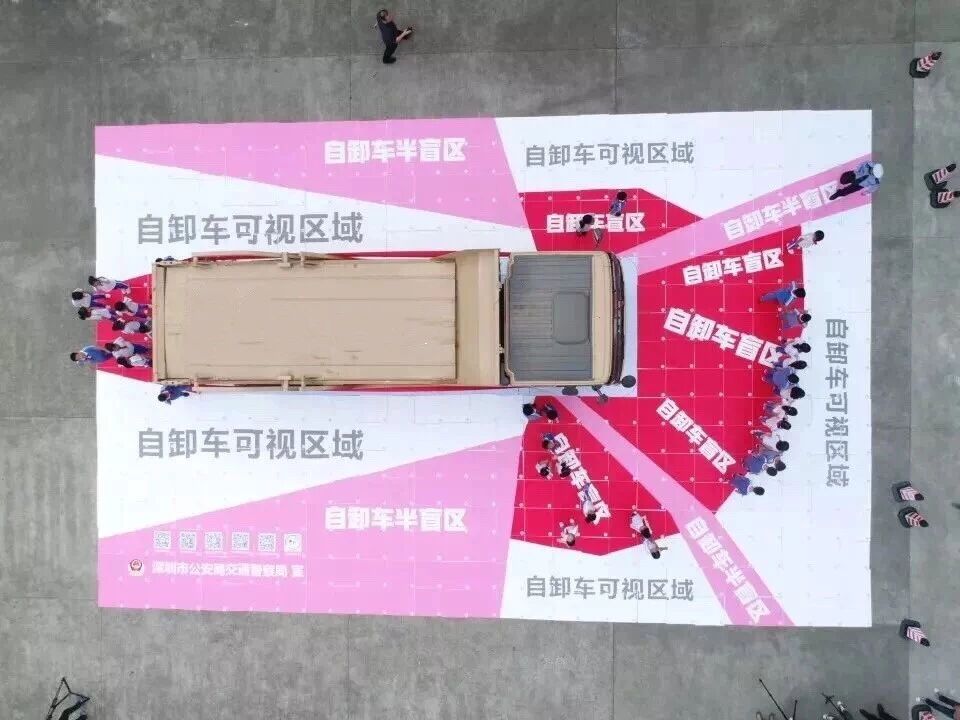 老人|急！七旬老人被困车底，公安消防上演“惊心五分钟”