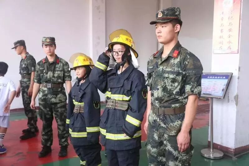 2018消防少年第一站丨小小少年进红门,消防体验零距离!