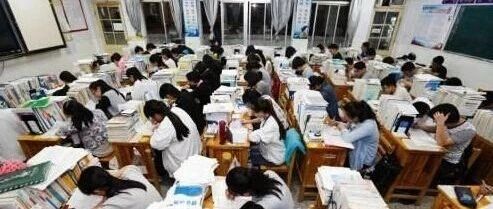 高考作文又上热搜！全国8套语文试卷都出了什么题目？