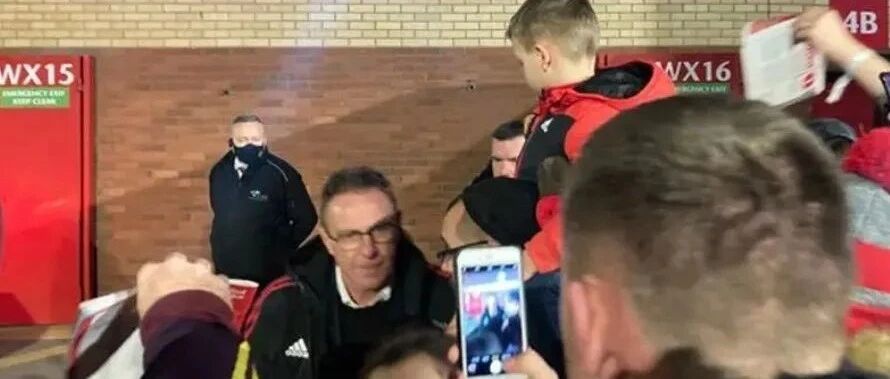 签三大牌？朗尼克回应