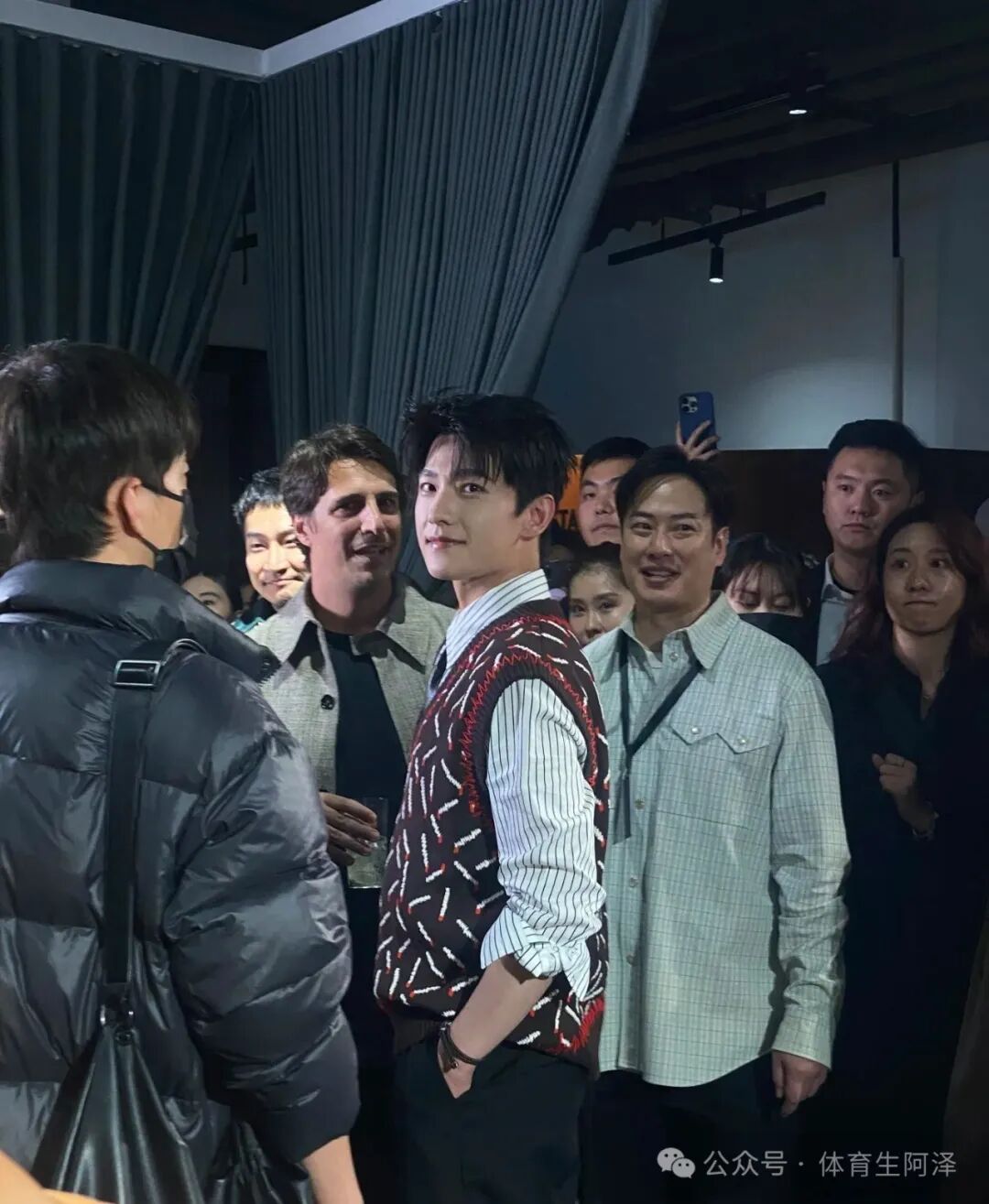 被网友赞称“国服妲己”的李马特，花尽心思“勾引”库克先生......