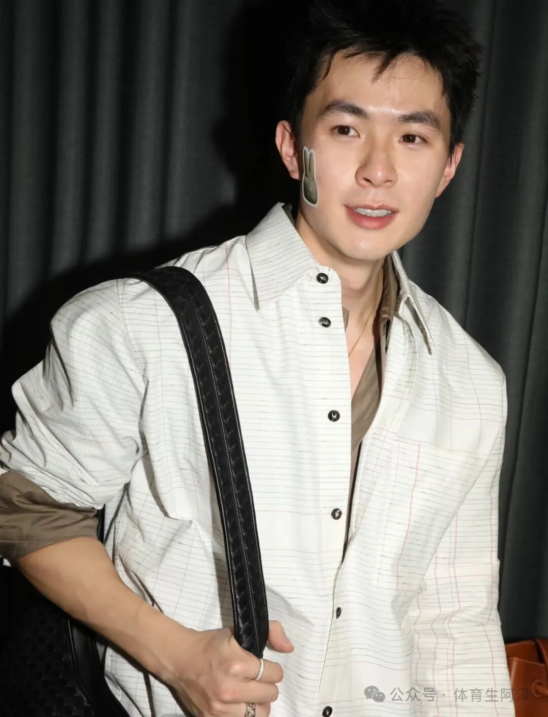 被网友赞称“国服妲己”的李马特，花尽心思“勾引”库克先生......