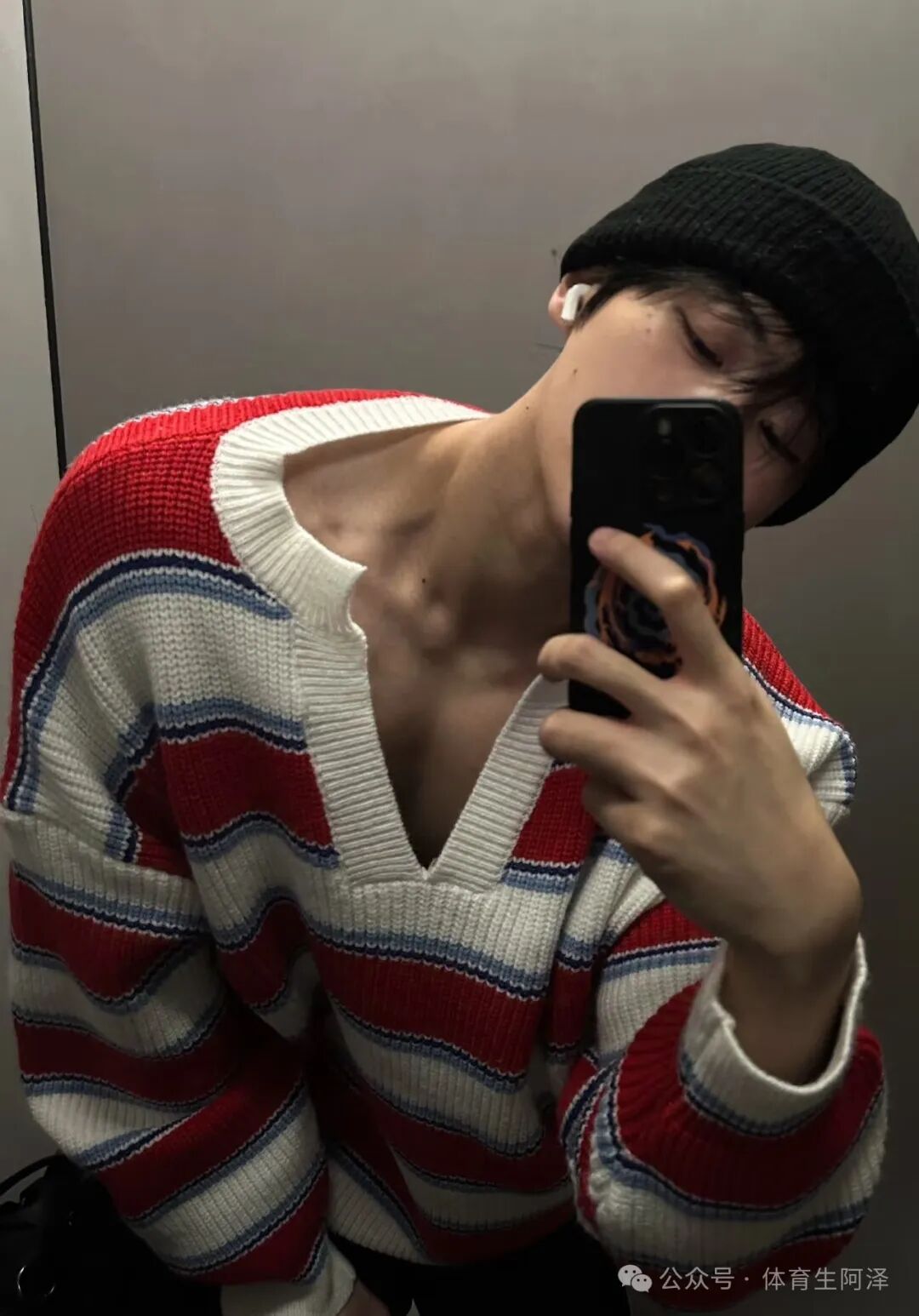 190帅气直男约榜一大哥线下吃法，结果被富婆发现，富婆痛斥忘本.....