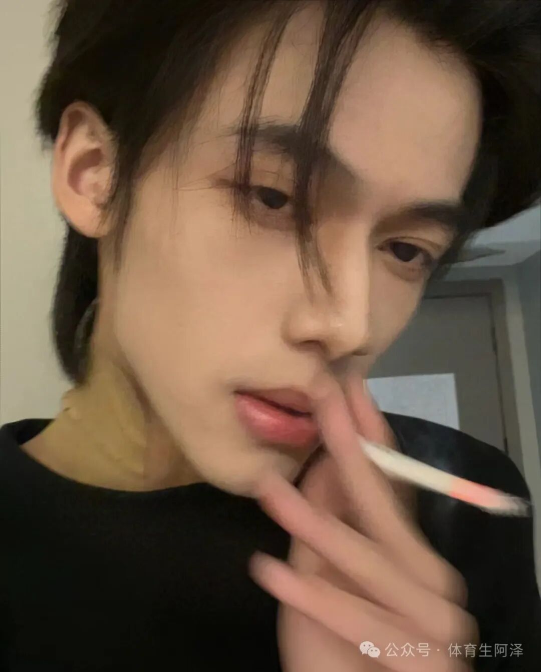 神似宋威龙，浙江肌肉校草因一张照片爆火网络......