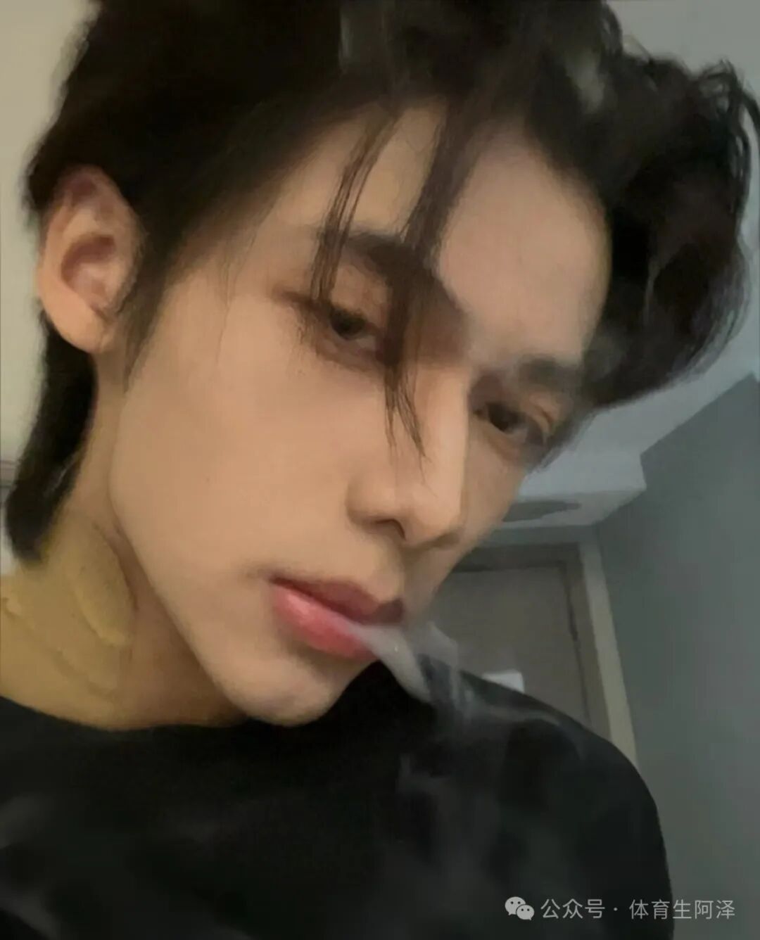 神似宋威龙，浙江肌肉校草因一张照片爆火网络......