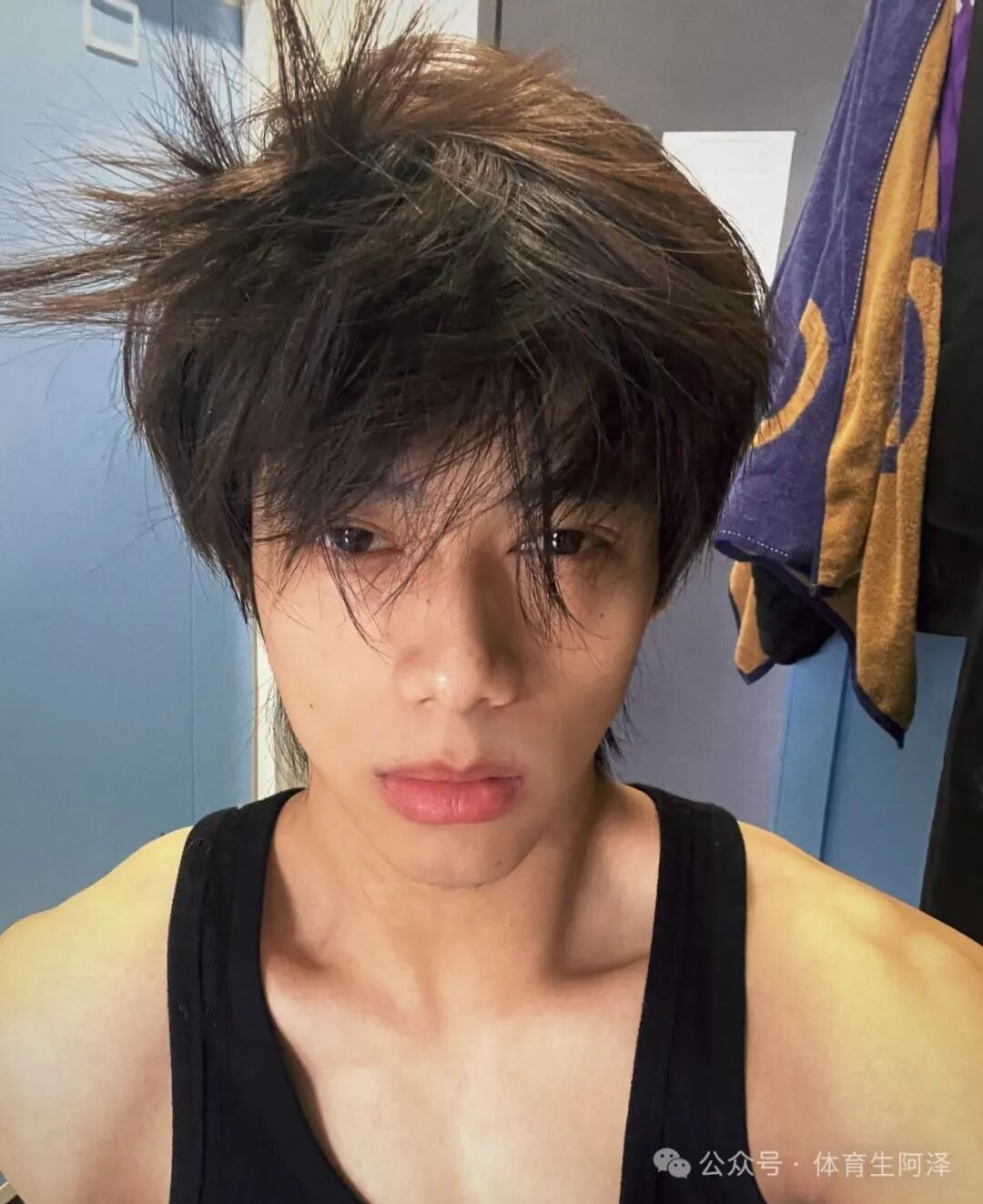 神似宋威龙，浙江肌肉校草因一张照片爆火网络......