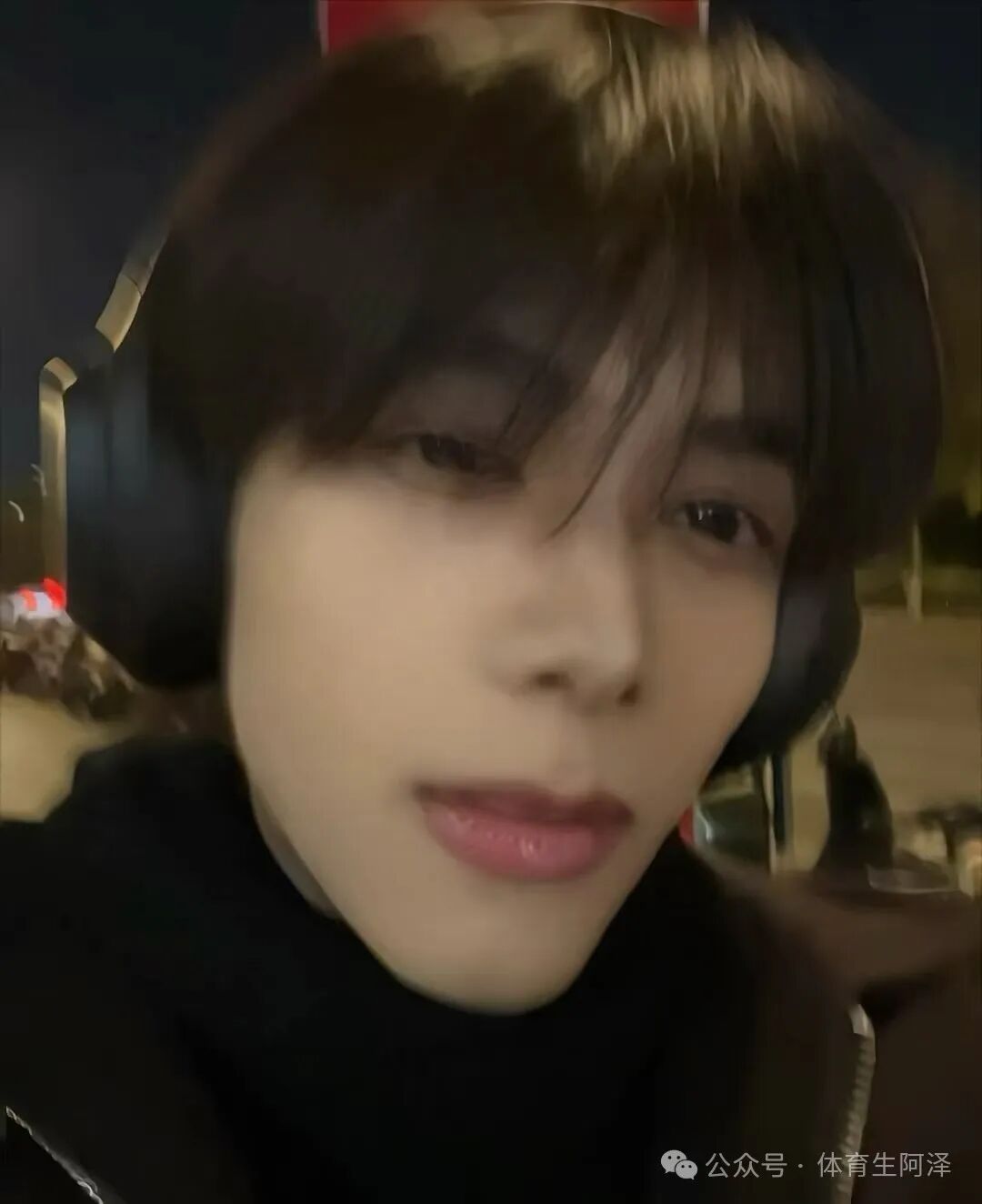 神似宋威龙，浙江肌肉校草因一张照片爆火网络......