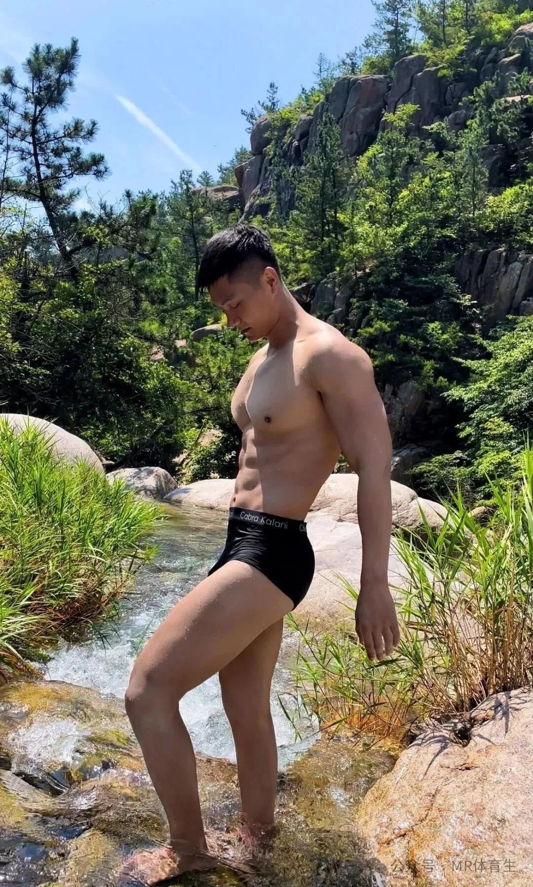 185CM山东肌肉汉子宽肩窄腰身材，又高又壮