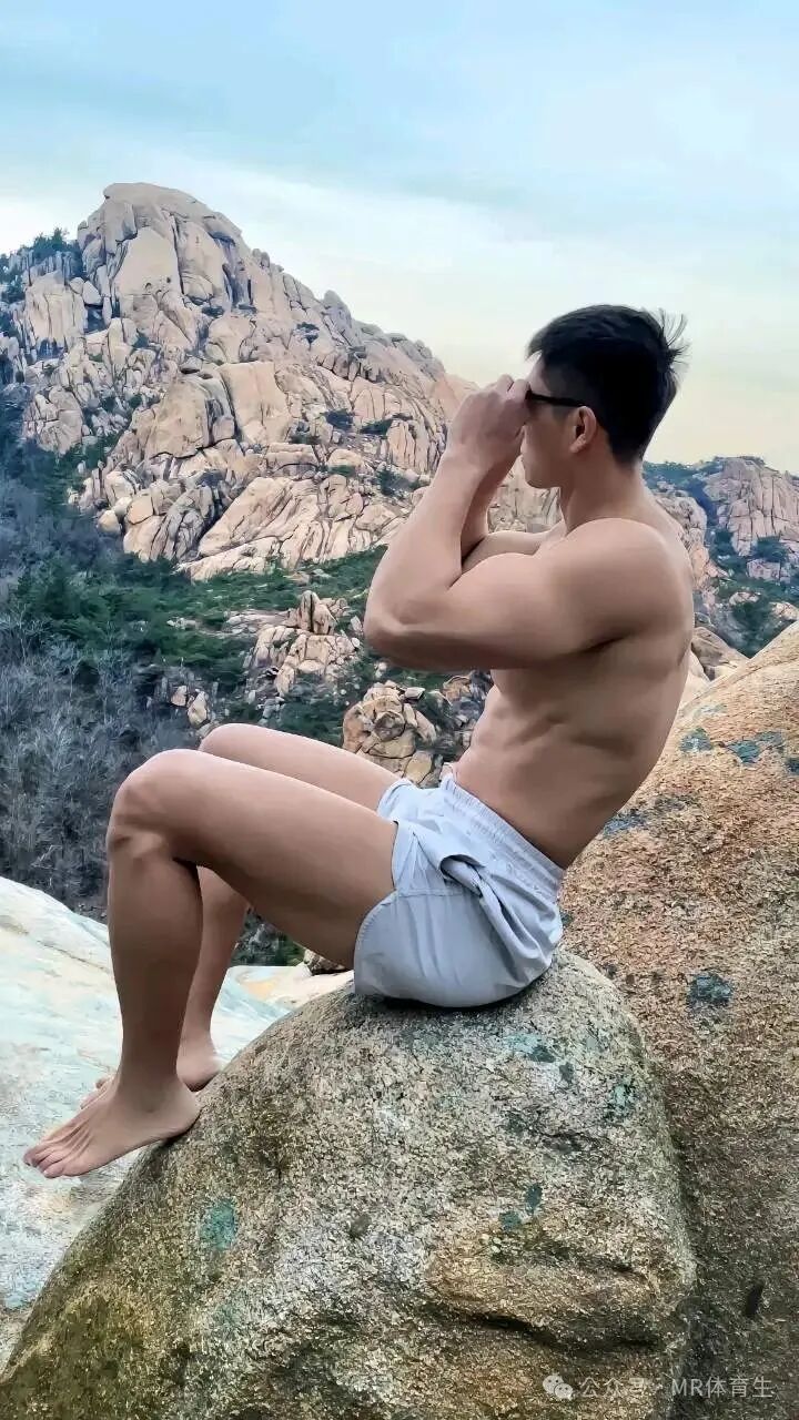 185CM山东肌肉汉子宽肩窄腰身材，又高又壮