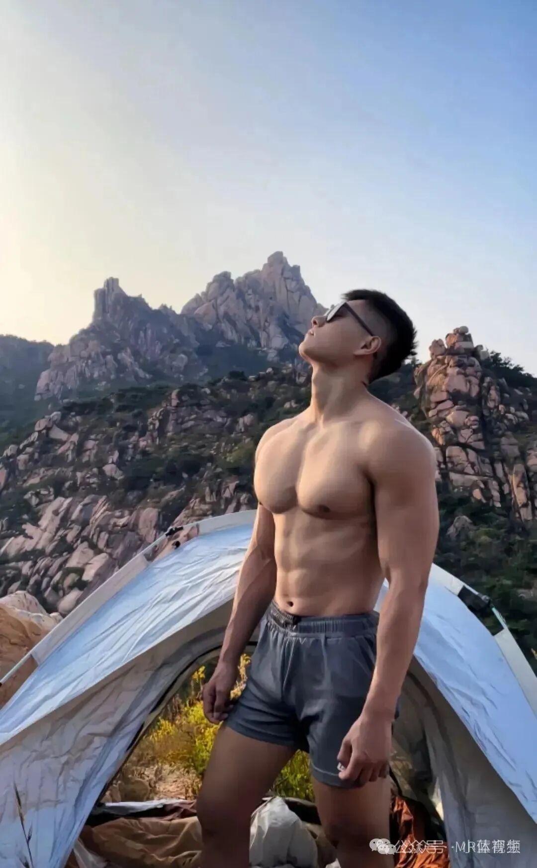 185CM山东肌肉汉子宽肩窄腰身材，又高又壮