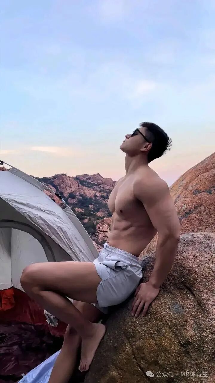 185CM山东肌肉汉子宽肩窄腰身材，又高又壮