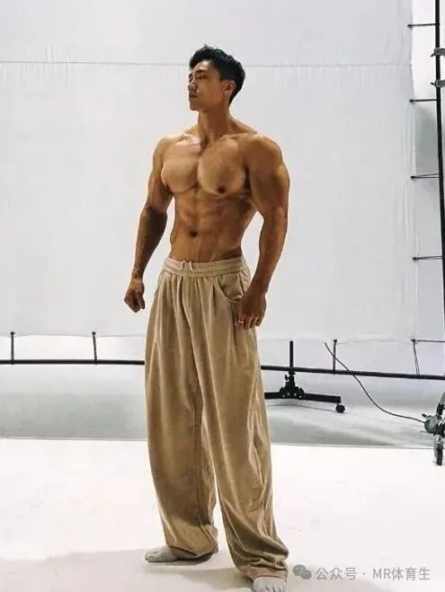 陕西184cm健美天花板肌肉男，时尚摄影大片欣赏