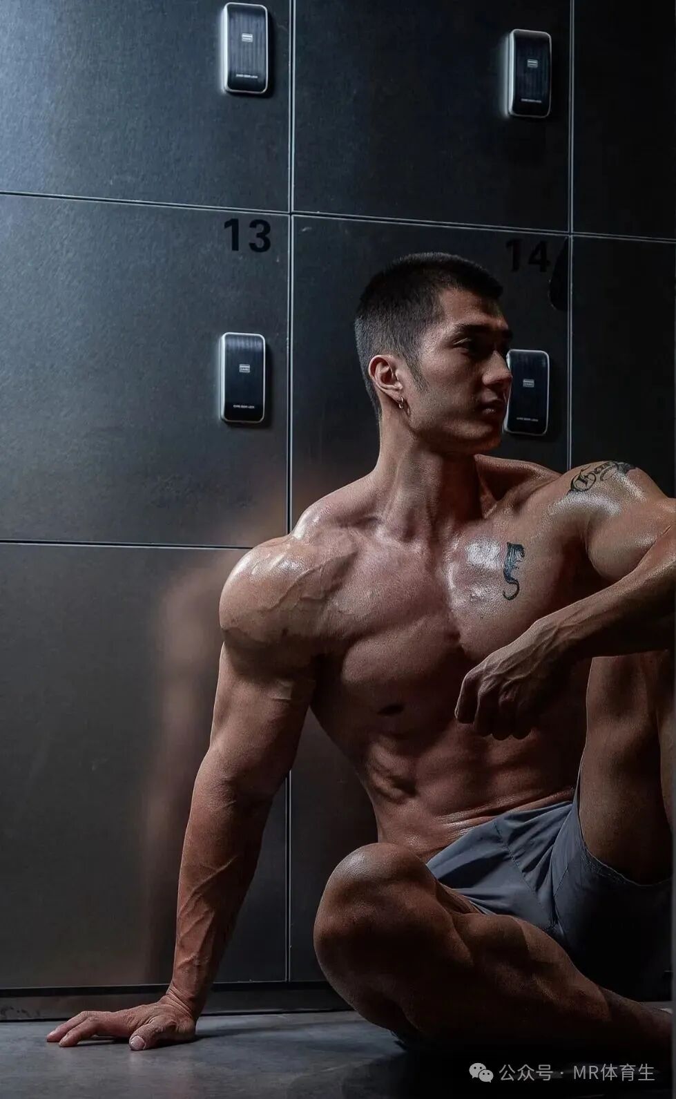 24岁广州巨无霸健身私教，壮硕野性，这身肌肉简直绝了