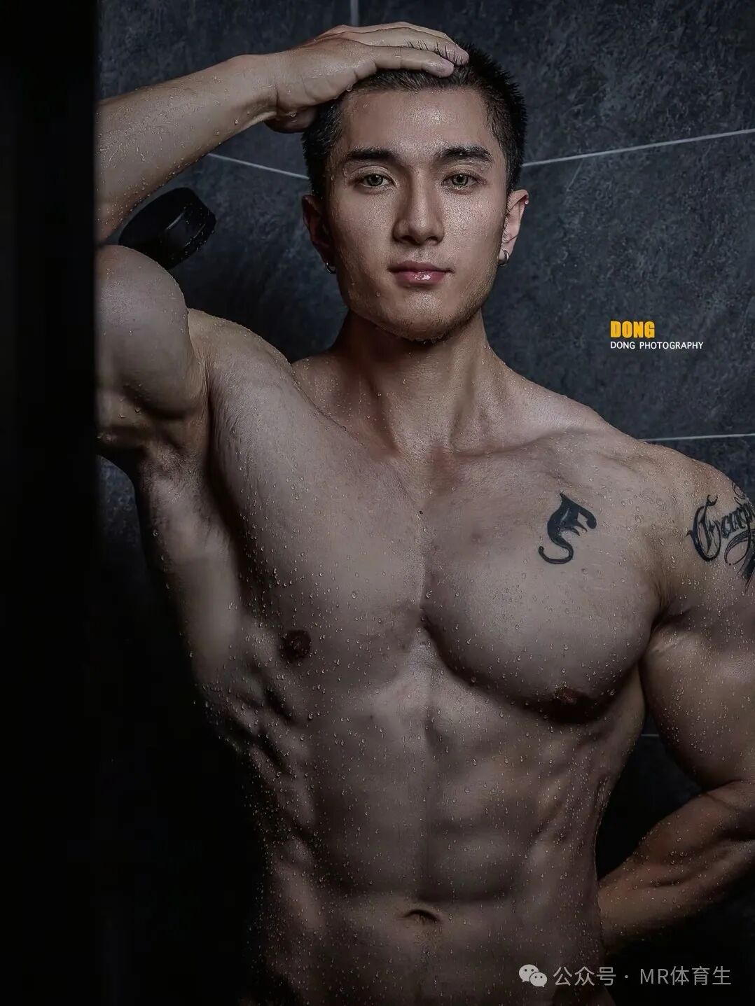 24岁广州巨无霸健身私教，壮硕野性，这身肌肉简直绝了