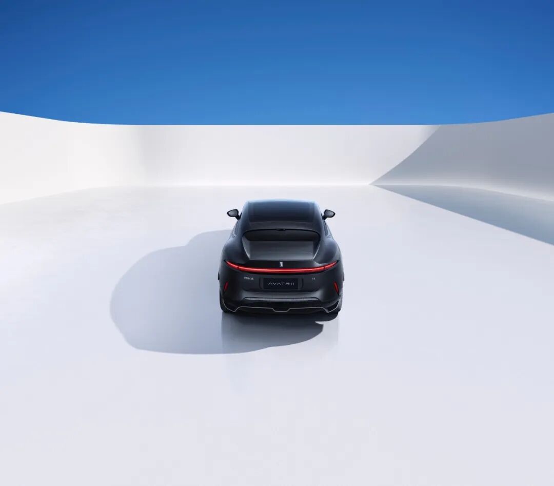 新一轮价格战卷王诞生！优惠后28万起的阿维塔11鸿蒙版有多顶？