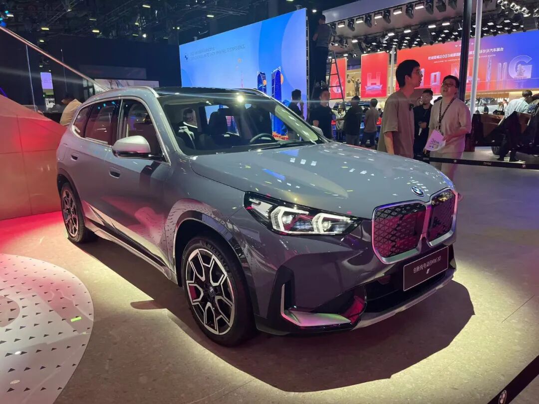 30万的 iX1、近190万的i7 M70L等新车领衔，宝马强势出击