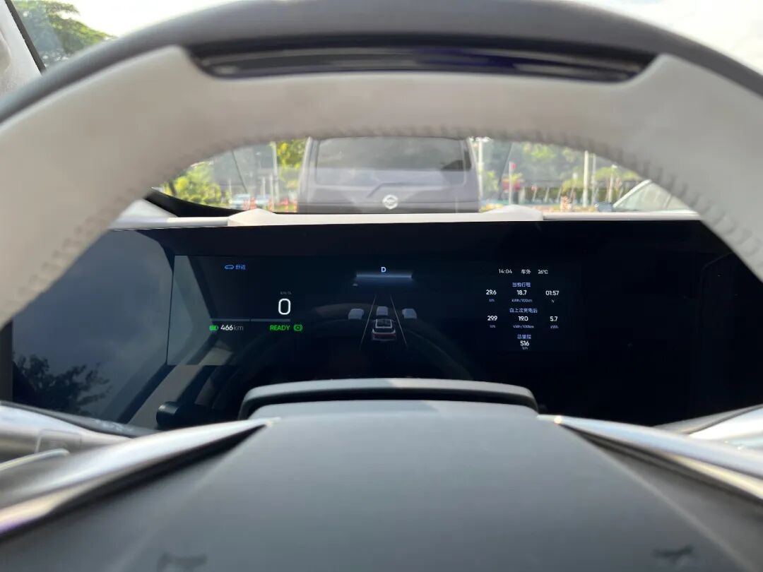 试驾丨狠狠捏住男孩心思的“大玩具”，高合HiPhi Y不止是酷！