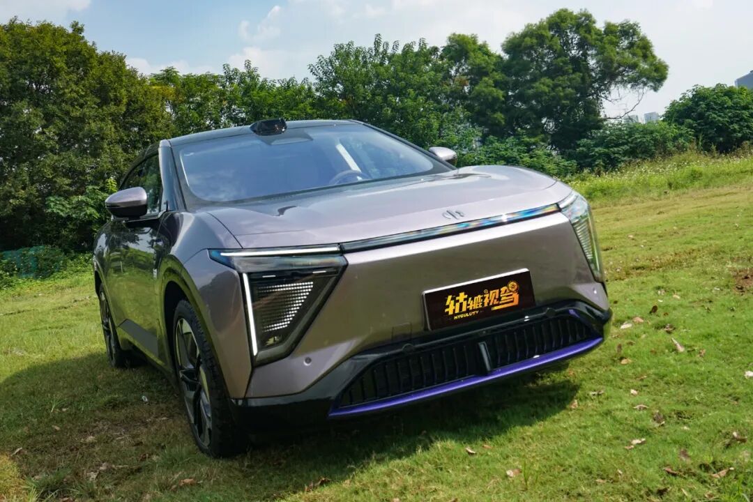 试驾丨狠狠捏住男孩心思的“大玩具”，高合HiPhi Y不止是酷！