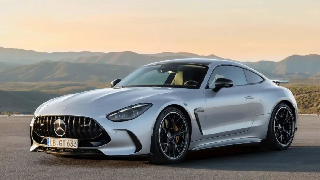 新车｜全新梅赛德斯-AMG GT、揽胜SV Carmel Edition等，2023圆石滩车展豪车云集