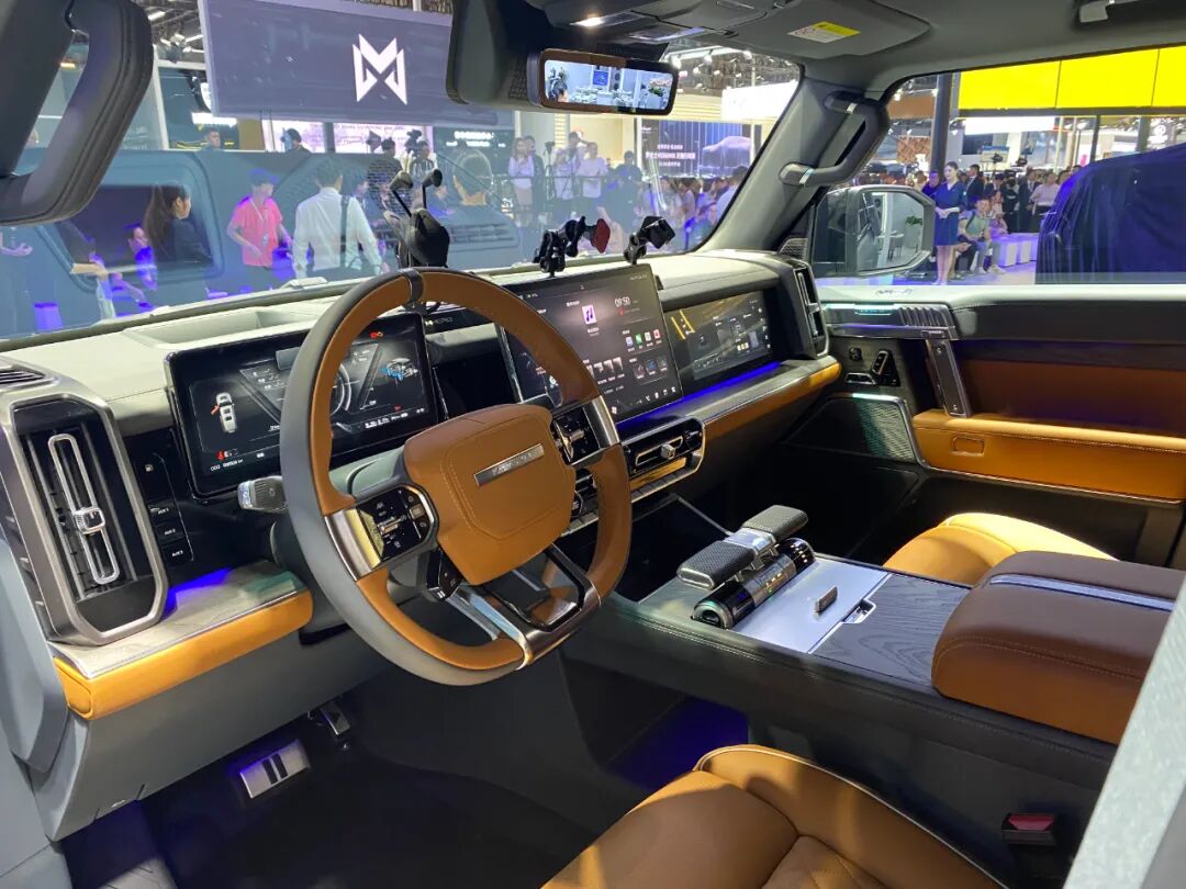 增程/纯电双动力，气场不输大G，猛士917售63.77万起