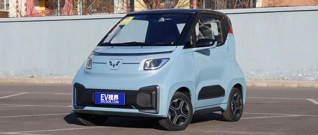 续航305km的通勤接娃神器4.98万起售？ 实拍五菱Nano EV