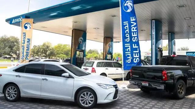 要做一个遵纪守法的好网红~ ///阿布扎比加油站的自助服务试用延长