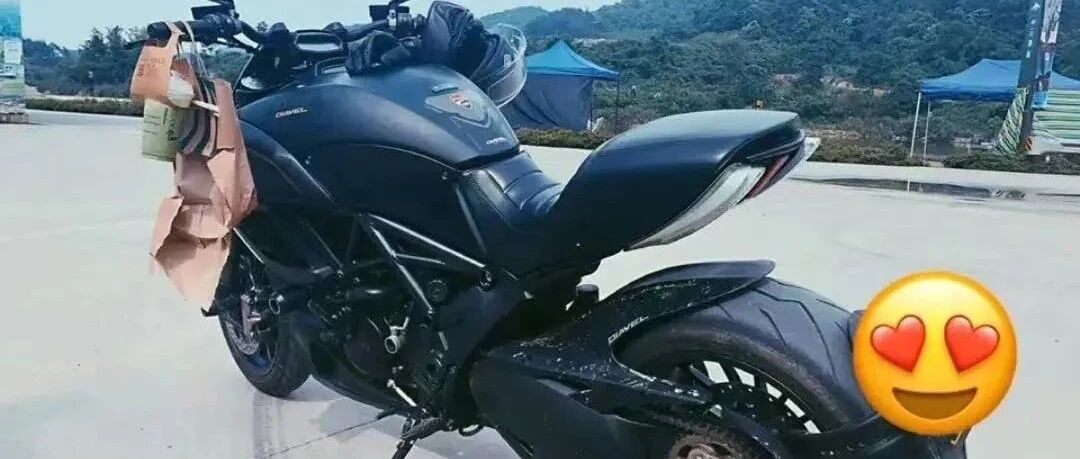 本以为倒车撞坏一辆普通摩托车，8.8万维修费直接让车主傻眼！