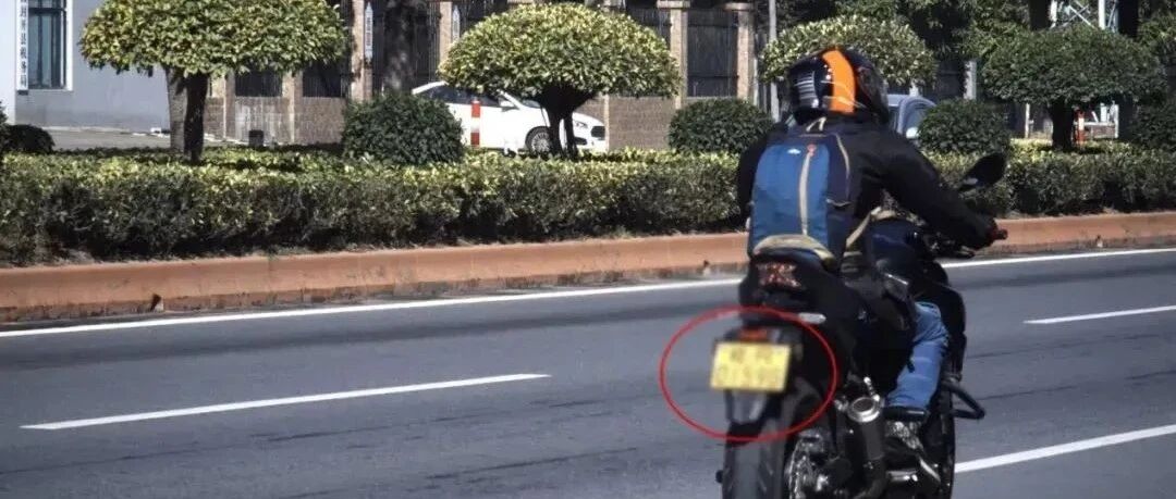 谁说摩托车违章不会被拍？！看下最新摩托车违章扣分罚款规则