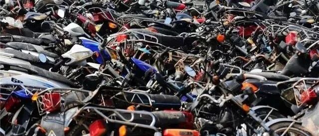 报废摩托销毁！摩托车报废年限何时取消？